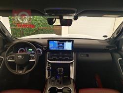 تۆیۆتا لاند کروزەر